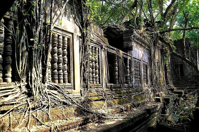 Koh Ker & Beng Mealea Temple Full-Day Private Tour from Siem Reap - Beng Mealea: stone, roots, and broken corridors