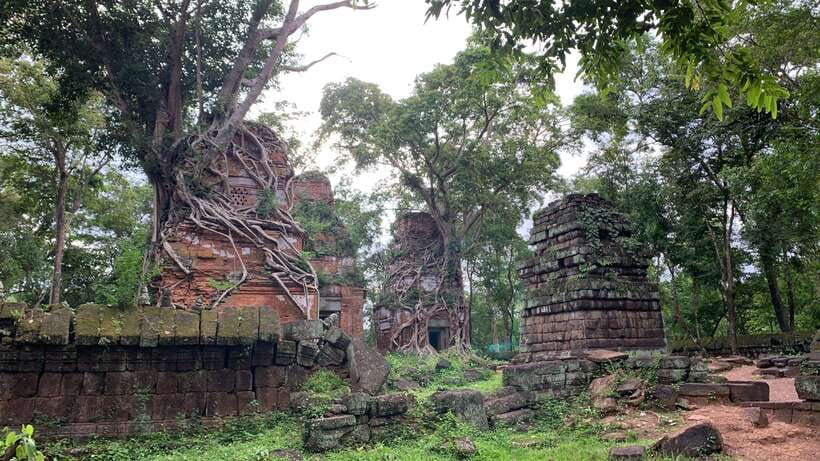 Koh Ker Temple & Beng Mealea Temples Day Trip Private Driver - Beng Mealea’s Fallen Stones and Jungle Growth
