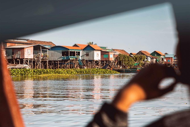 Kompong Khleang Floating Village & Tonle Sap Lake - Private Day Tour - Entering Kompong Khleang by boat