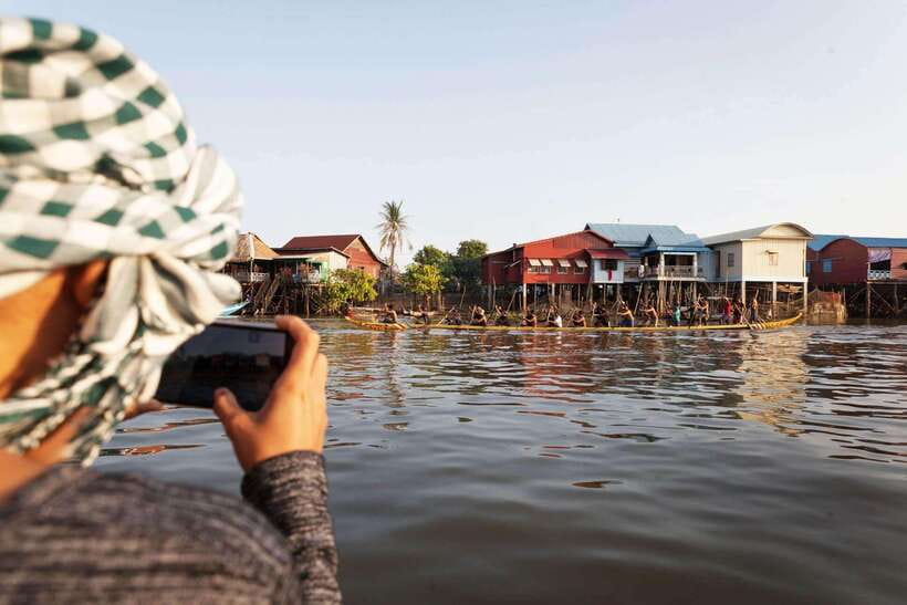 Kompong Kleang Floating Village Guide Tour from Siem Reap - The private boat ride through Kompong Kleang
