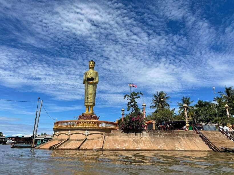 Kompong Kleang Floating Village Guide Tour from Siem Reap - A first stop in the traditional village