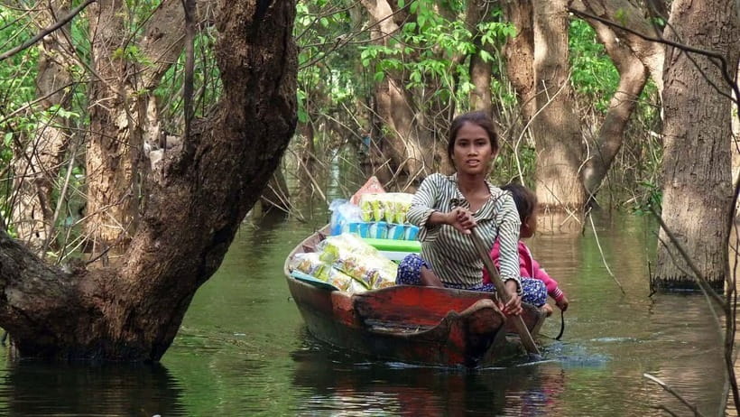Kompong Phluk Floating Village Tour from Siem Reap - Out on the Great Tonlé Sap