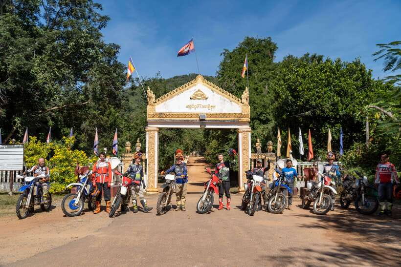 Krong Siem Reap: Kulen Mountain Trails Dirt Bike Adventure - Preah Ang Thom and the reclining Buddha