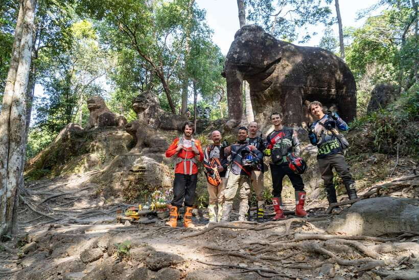 Krong Siem Reap: Kulen Mountain Trails Dirt Bike Adventure - Riding toward Phnom Kulen National Park