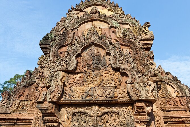 Kulen Mountain With Ticket included Plus Banteay Srei Temple Tour - Banteay Srei and its fine carved details
