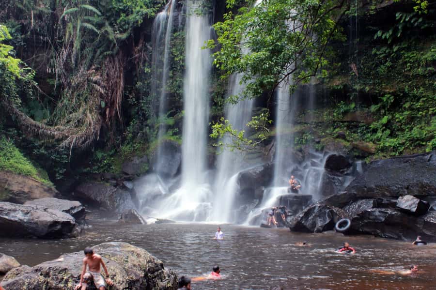 Kulen Waterfall: Rise and Shine with Cliff, Village w/ Guide - The reclining Buddha and the River of a Thousand Shiva Lingas