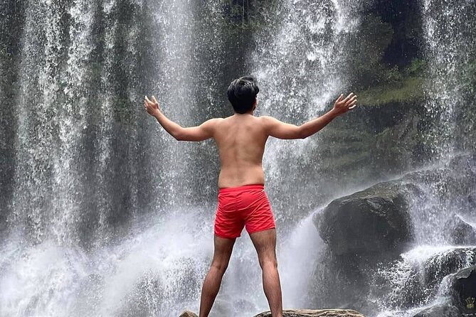 Kullen Waterfall Park with Small Group included entrance fee - Cooling off at Kulen Waterfall