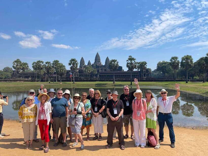 Local French Speaking Guide for Angkor Wat Day Tour - Angkor Wat gives the day its grand opening
