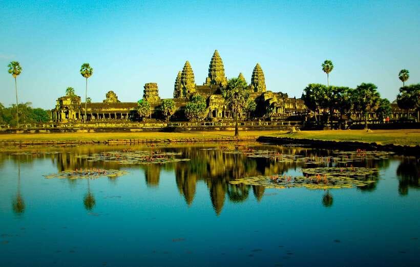 Local French Speaking Guide for Angkor Wat Day Tour - Tuk-tuk for two, minivan for three or more