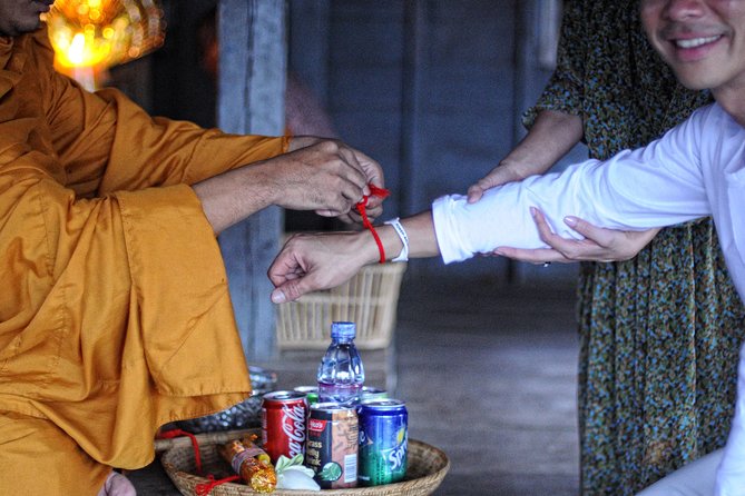 Monk Blessing Ceremony in Siem Reap - The offering and the role of the guide