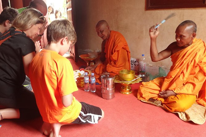 Monk Blessing Ceremony - Hotel pickup and the ride to Wat Porkrom