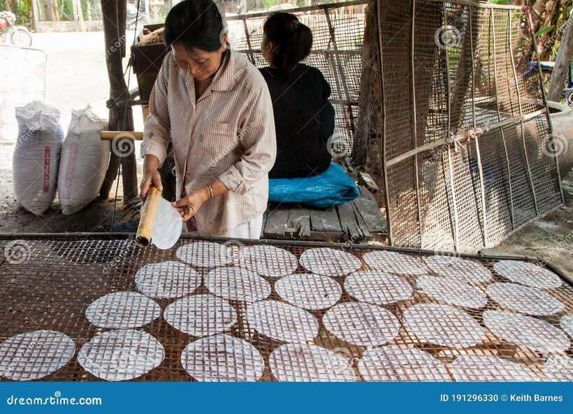 Morning Tuk tuk: City, Handicrafts, Killing field, Temples - Key points to know before booking