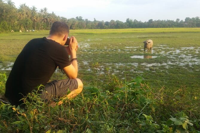 Motobike Countryside Adventure - Full day with lakeside lunch - Riding through remote villages and Khmer back roads