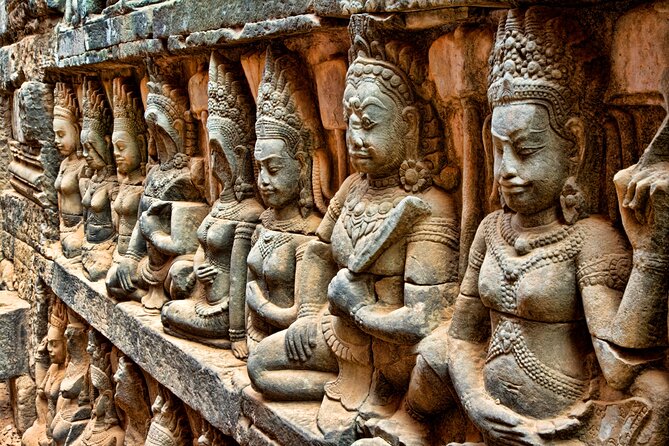 One Day Private Guide Tour of Angkor Thom, Bayon, Ta Phrom & Angkor Wat - Lunch and the return to Angkor Wat