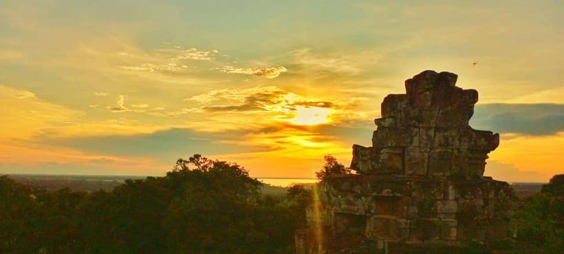 One Day Shared Trip to Angkor Temples with sunset - Starting at Angkor Wat before the crowds grow
