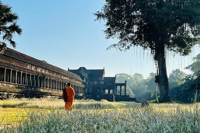 One Full Day Private tour of Angkor Wat, Ta Prohm, Angkor Thom & Banteay Srie - Through Angkor Thom and the South Gate