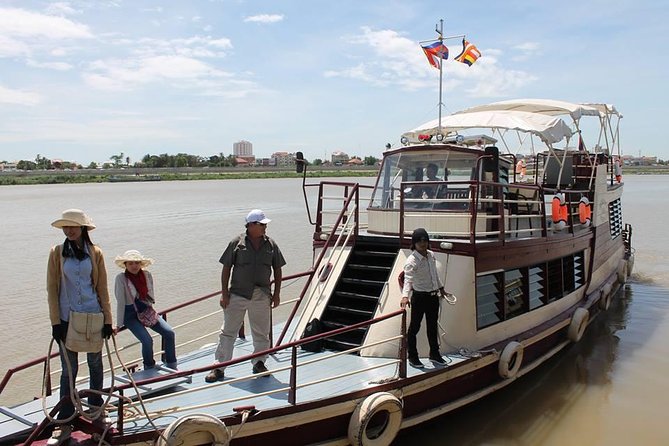 One-Way River cruise/road tour from Phnom Penh to Siem Reap or Siem Reap to PP - Tonle Sap Lake gives the journey its strongest setting