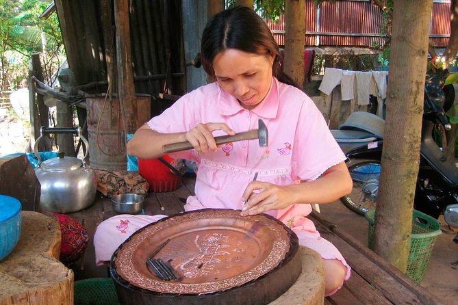 Oudong and Koh Chen Island - Full Day Cruise & Tour with English speaking guide - From Koh Chen to Oudong by tuk tuk