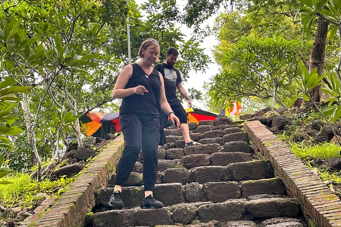 Oudong Mountain History and Pagoda Tour - 8:00 am pickup and the private format