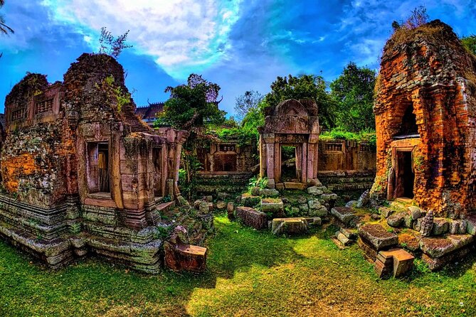 Phnom Chisor & Tonle Bati Private Tours from Phnom Penh - Tonle Bati Pagoda and its decorative detail