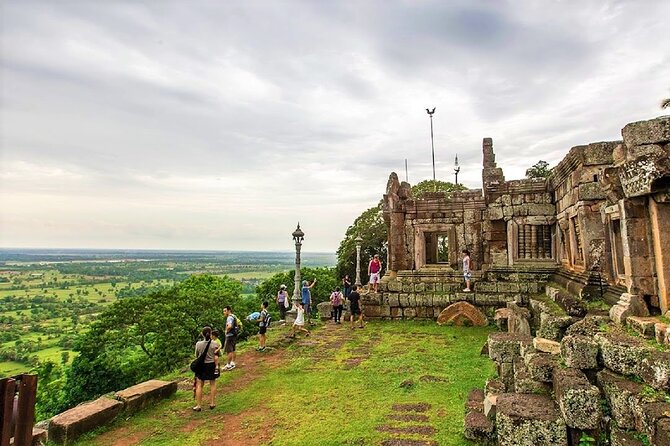Phnom Chisor & Tonle Bati Private Tours from Phnom Penh - Sen Phouvang or Sen Rovieng for a quieter temple pause