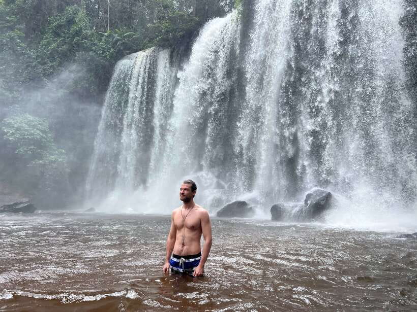 Phnom Kulen Park: Tour with Elephant Forest from Siem Reap - A grilled chicken picnic beside the waterfall