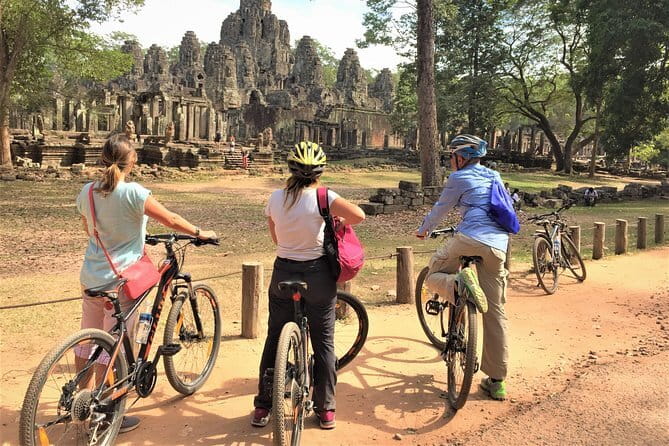 Phnom Kulen Waterfall & Banteay Srei Tour - Private transport changes the pace