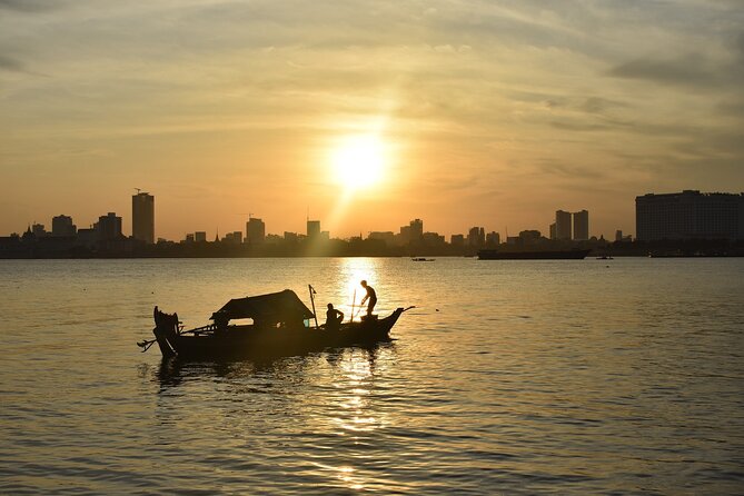 Phnom Pehn City Must See Highlight Guided Tour - Central Market and ordinary Phnom Penh