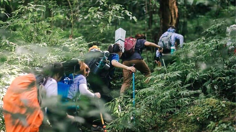 Phnom Penh: 2-Day Aural Mountains Hiking Adventure - Meeting the village and choosing lunch