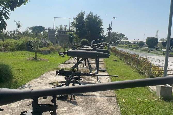 Phnom Penh City Tour & Cambodia Fire Range, Video Services - Choosing your weapons and ammunition