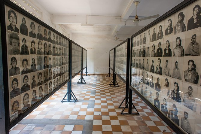 Phnom Penh Highlight City Tours - Facing Cambodia’s past at Choeung Ek