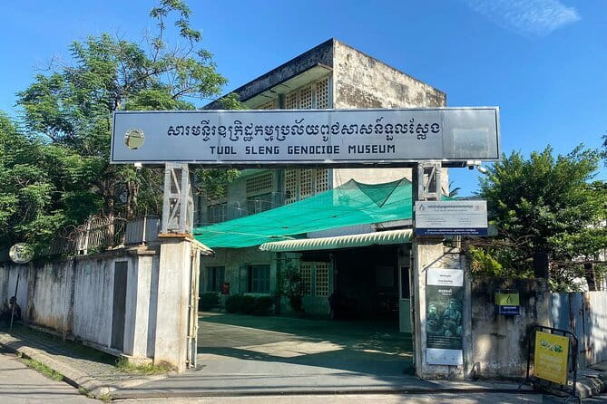 Phnom Penh Hop-on Hop-off Highlight Tour including Killing Fields - What kind of Phnom Penh tour is this?