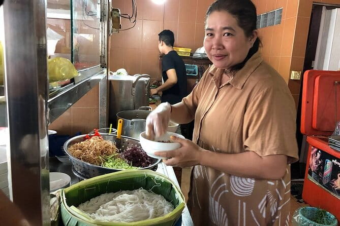 Phnom Penh Hop-on Hop-off Highlight Tour including Killing Fields - Palace and Silver Pagoda: useful, but not quite a normal stop