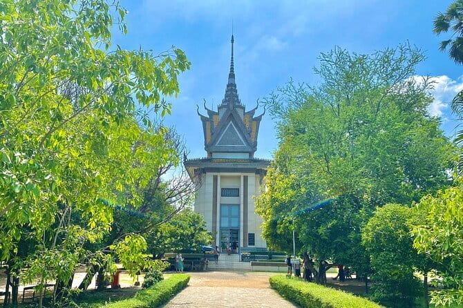 Phnom Penh Hop-on Hop-off Highlight Tour including Killing Fields - Tuol Sleng: 80 minutes inside S-21