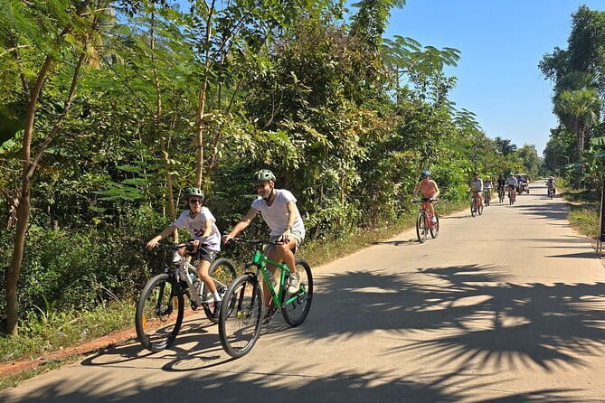 Phnom Penh Islands of the Mekong Guided Bike Tour - Free Hotel pickup/drop-off - Visiting farms, villages, and a seven-generation silk workshop