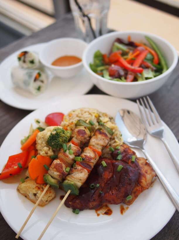 Phnom Penh: Mekong Sunset Dinner Cruise with Live Music - Dinner: generous, casual, and prepared onboard