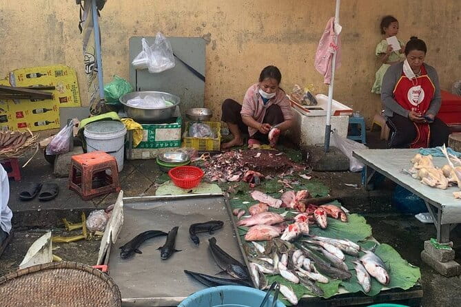 Phnom Penh Morning Breakfast, Market and Art Tour by Tuktuk - Who should book this morning?
