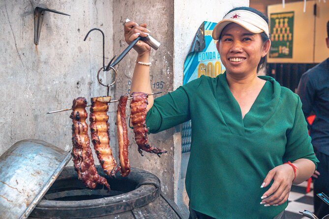 Phnom Penh’s Culinary Underground: Local Food Tour by Tuk-tuk - Why a tuk-tuk is the right way to start the evening