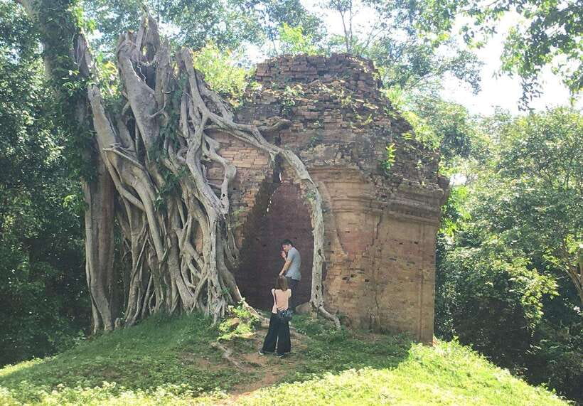 Phnom Penh - Siem Reap Road Transfer Plus Sightseeing - Sambor Prei Kuk: Cambodia before Angkor