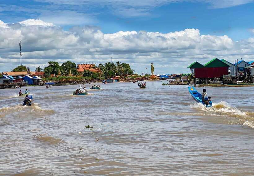Phnom Penh - Siem Reap Road Transfer Plus Sightseeing - The vehicle, driver, and comfort level