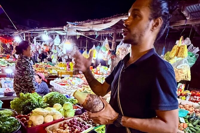 Phnom Penh Street Art and Noodle Lovers Tour by Tuk Tuk - Why food and street art work so well together