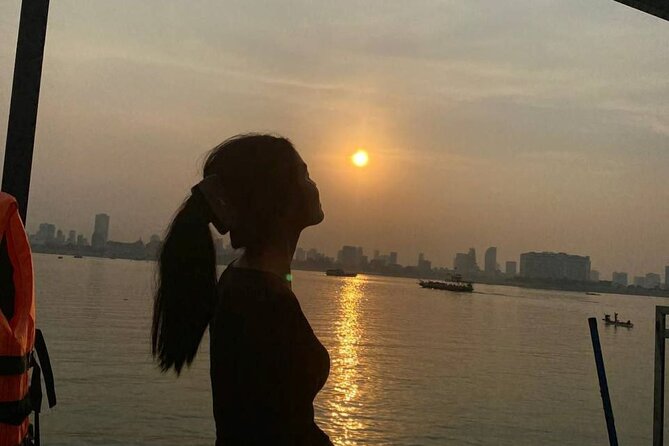 Phnom Penh: Sunset Cruise-Free Beers-Sodas-BBQ Buffet-fruit plate - From Koh Pich Island to the first river views