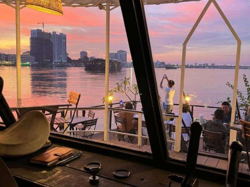 Phnom Penh: Sunset Cruise on Kanika Boat - Settling onto the deck before sunset