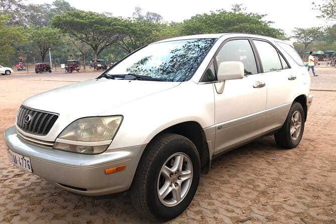 Phnom Penh To Battambang Private Transfer Mini-Van-Car - Watching rural Cambodia from the road