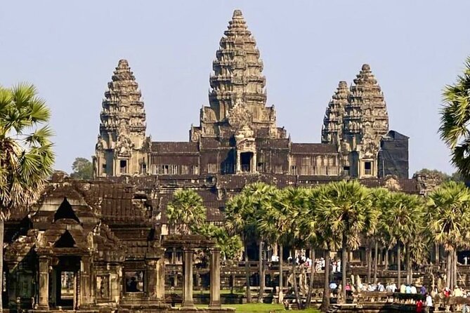 Phnom Penh to Siem Reap, Angkor Wat & Return, 2 Day Private Tour - Day 1: Leaving Phnom Penh for Oudong Hill