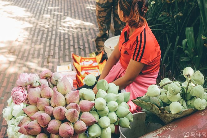Phnom Penh Tour Guides - Central Market and the city monuments