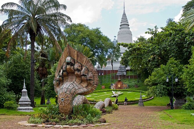 Phnom Penh Tours and Mekong River cruise - A long day with Phnom Penh’s major stories