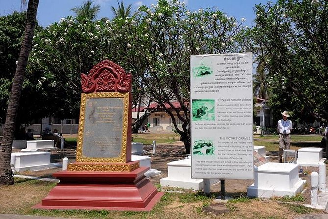 Phnom Penh Vital Discovery-Full Day Tour (Including all services) - Mekong views, Sisowath Quay, and the city between stops