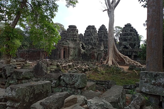 Preah Khan, Neak Pean and Pre-Rup Private Tour - Srah Srang: a quiet pause beside the water