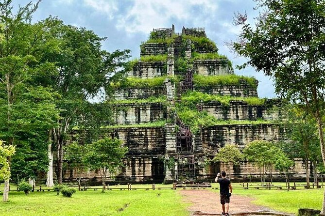 Preah Vihear temple - Koh Ker & Other temple with Small Group - Prasat Kraham and the quieter Koh Ker ruins